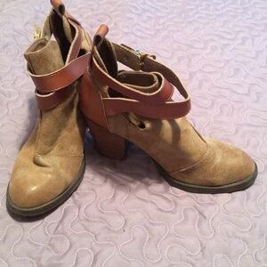 MOSSIMO Supply Co Tan Bootie Size 6